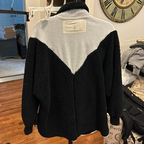 Free People Fall To Rise Fleece Quarter Snap in Black Combo - Picture 2 of 3